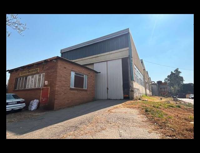 3,000M² WAREHOUSE TO LET IN ANDERBOLT